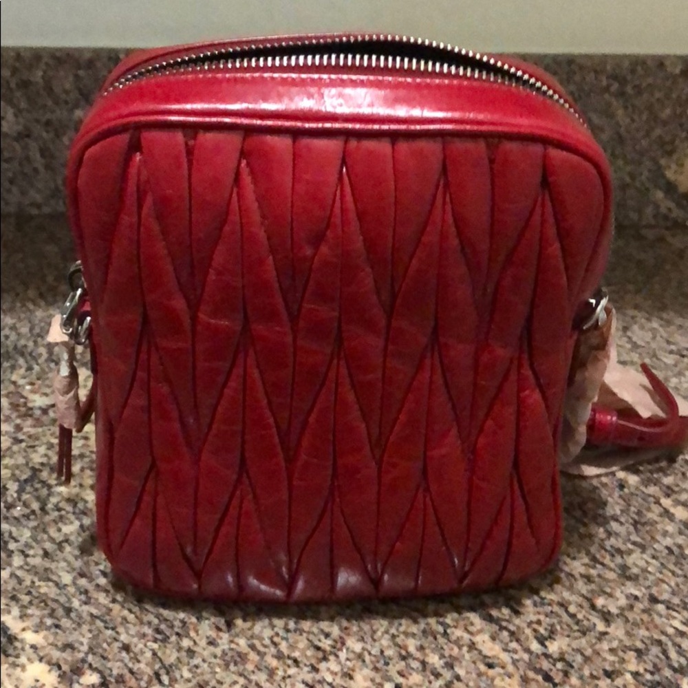 Miu Miu Matelasse cherry bag - Picture 6 of 6